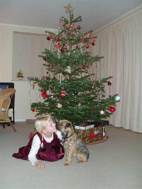 Amalie og Mollie juleaften 2005
